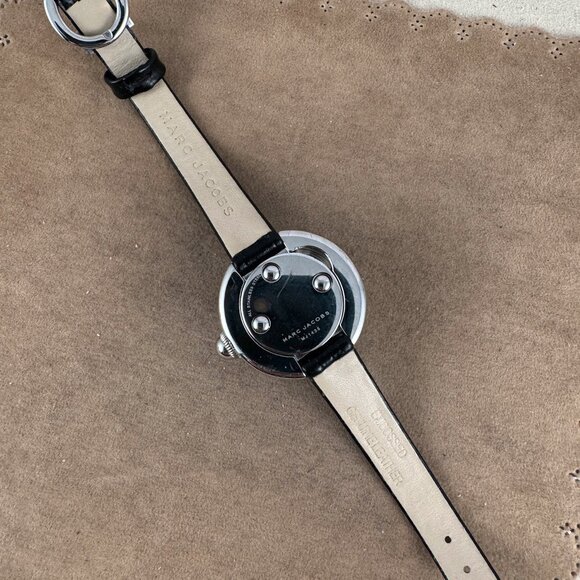 Marc Jacobs Silver Dome Crystal Watch 1 inch in diameter 8.5 inch black strap - Picture 5 of 11